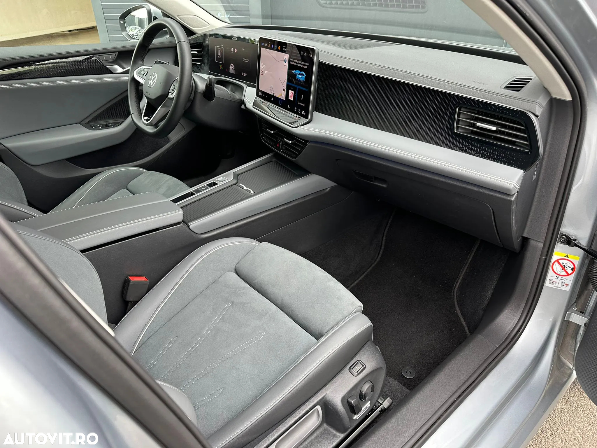 Volkswagen Passat Variant 1.5 eTSI DSG MHEV Business - 17