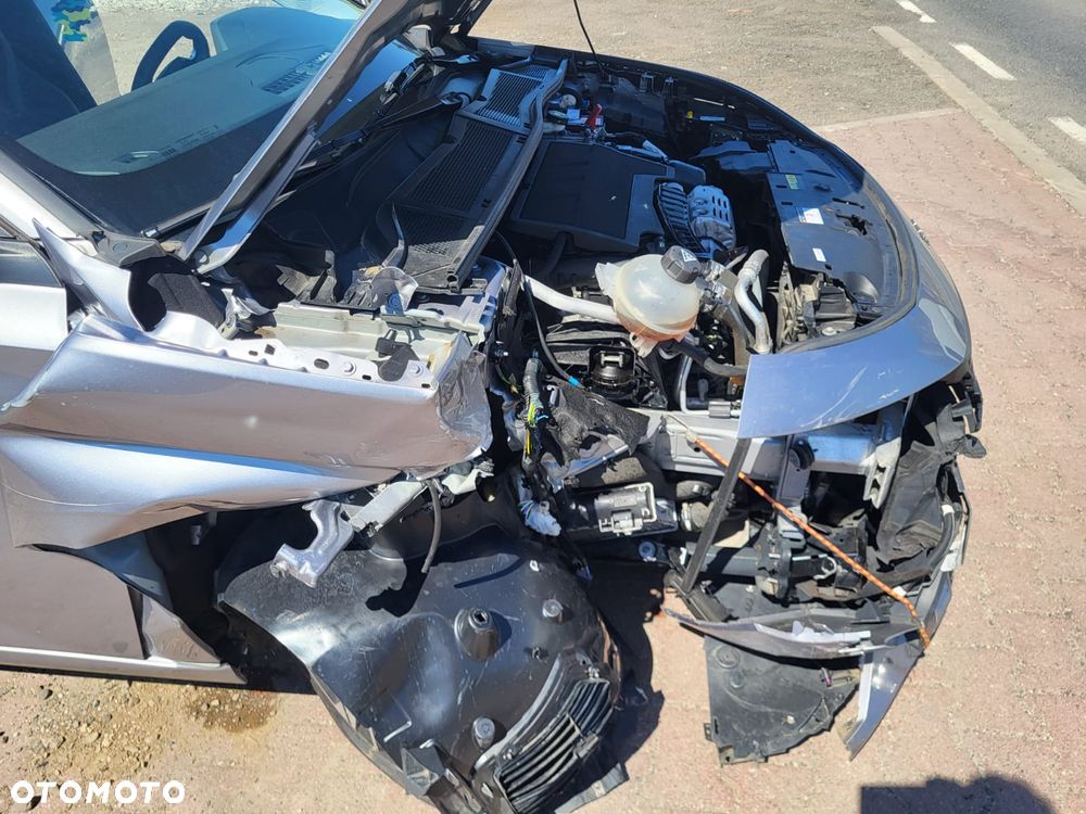 Peugeot 308 PureTech 130 GPF EAT8 Stop & Start Allure Business-Paket - 32