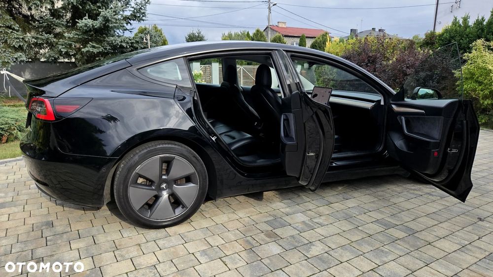 Tesla Model 3 - 9