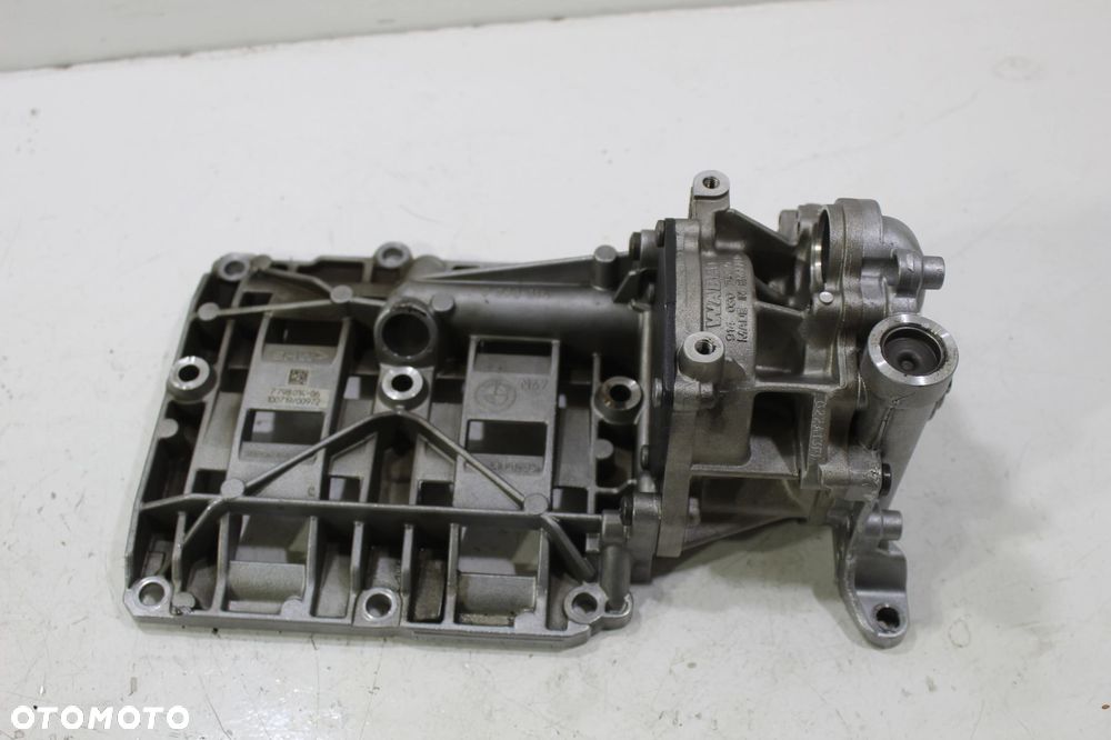 POMPA OLEJU BMW E60 E90 E87 E84 2.0D N47D20 7798014 - 1