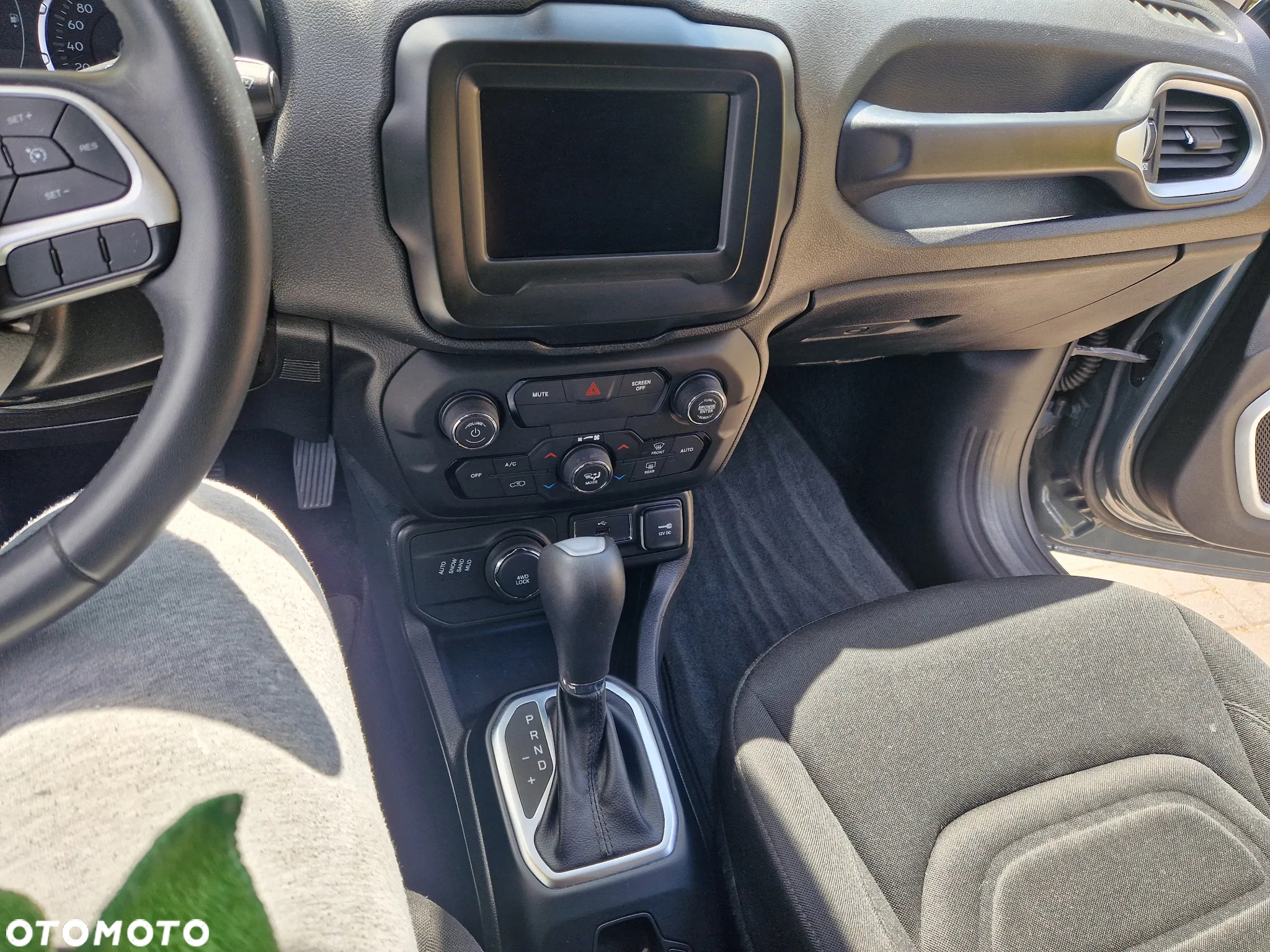 Jeep Renegade - 13