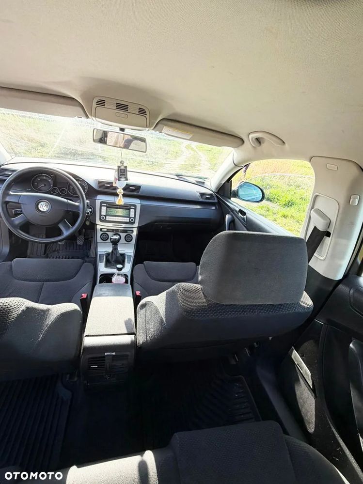Volkswagen Passat 1.9 TDI Comfortline - 5