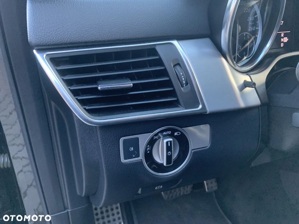 Mercedes-Benz ML 350 BlueTEC 4MATIC 7G-TRONIC - 33