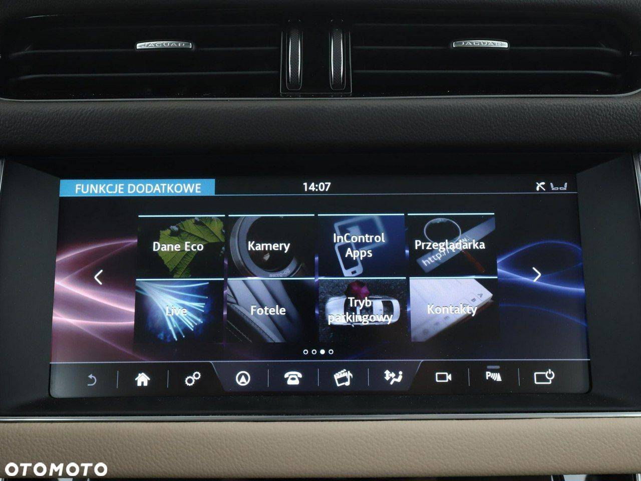 Jaguar XF 20d Portfolio - 26