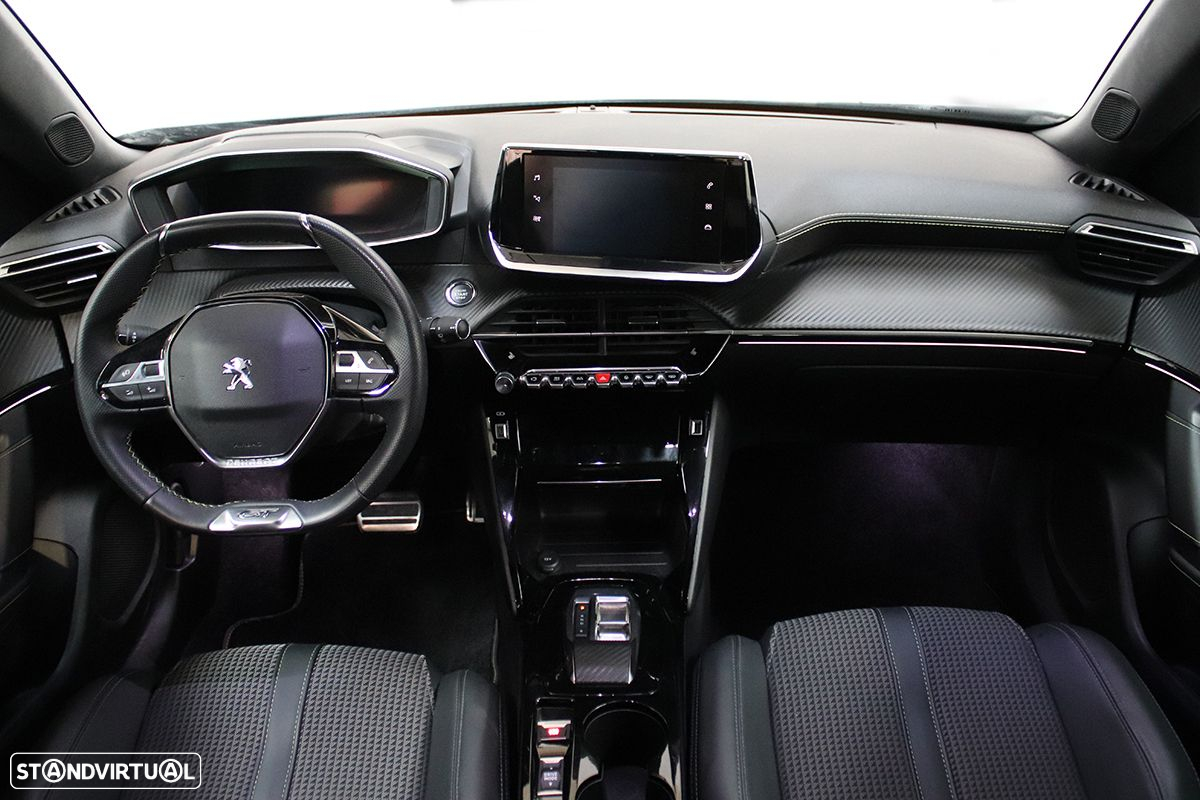 Peugeot e-2008 50 kWh GT - 8