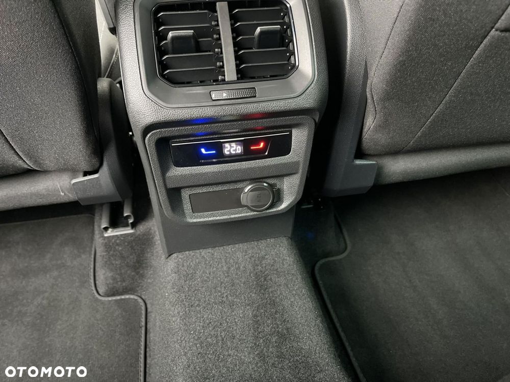 Volkswagen Tiguan - 27