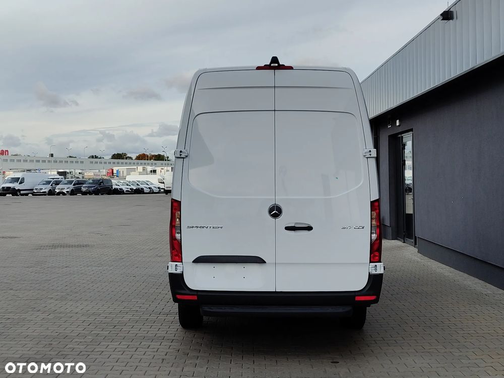 Mercedes-Benz Sprinter 317 CDI - 4