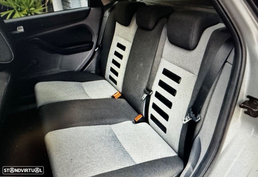 Ford Focus SW 1.6 TDCi Sport - 18