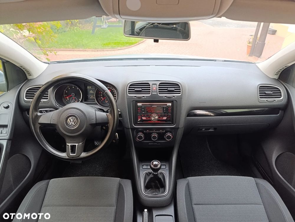 Volkswagen Golf - 6