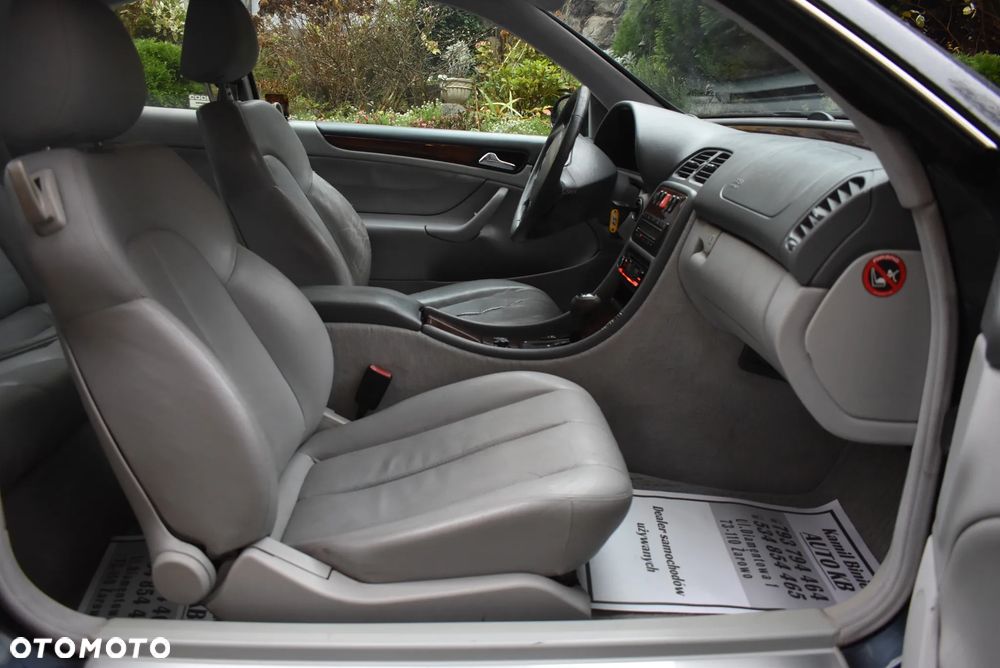 Mercedes-Benz CLK - 19
