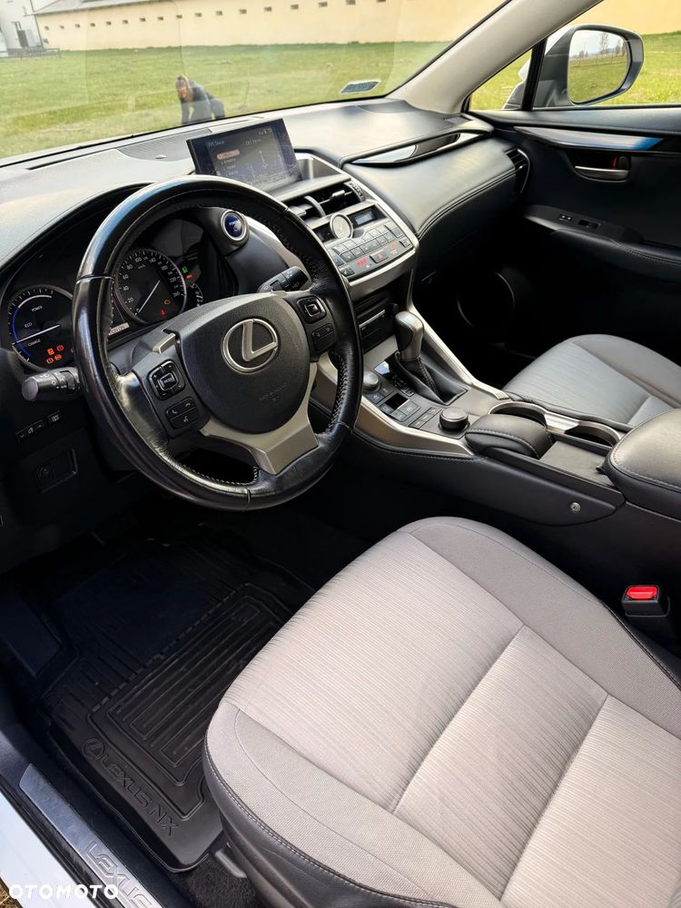 Lexus NX 300h Comfort AWD - 6