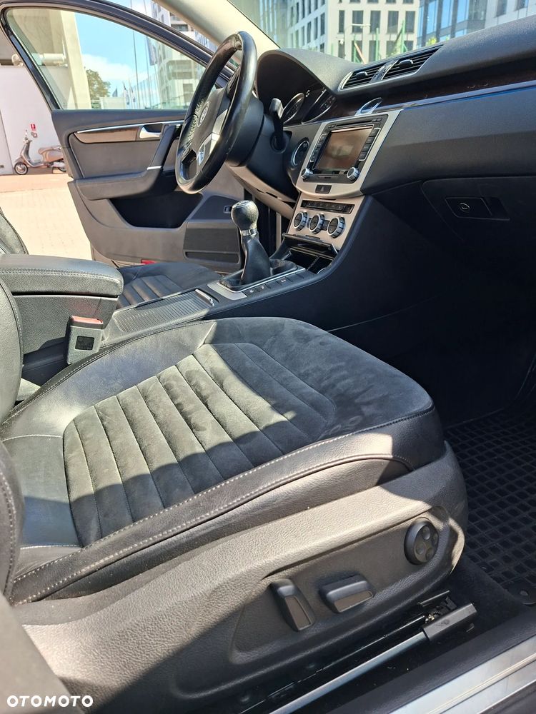 Volkswagen Passat 1.6 TDI DPF BlueMot Comfortline - 8