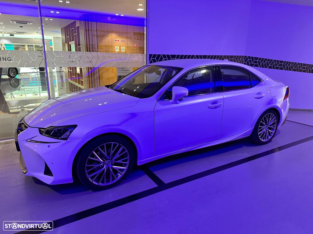 Lexus IS 300H Luxury - 10