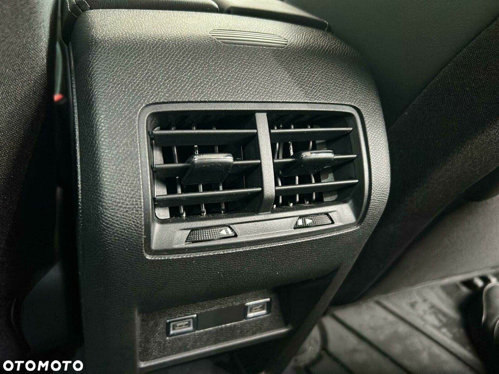 Peugeot 308 - 23
