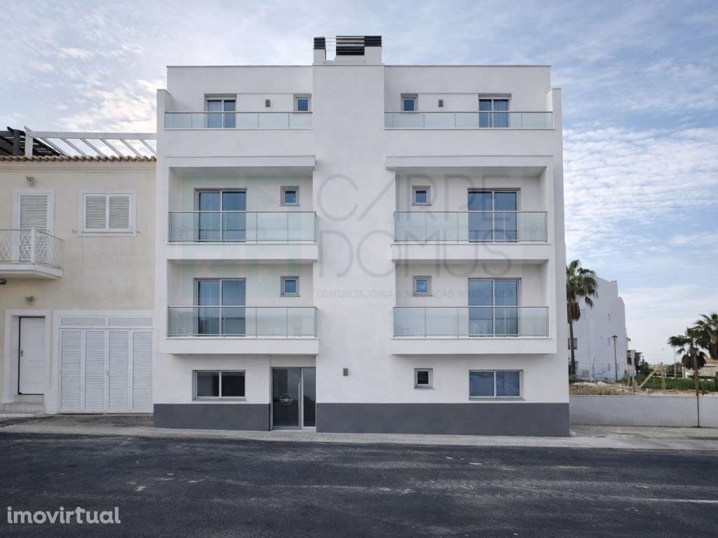 Apartamento T2 no Rés do Chão com Suite e Varandas - Grande imagem: 3/5