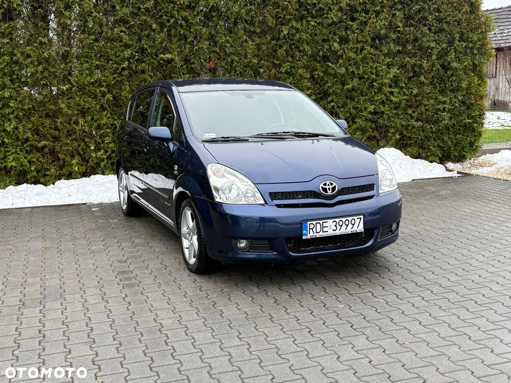 Toyota Corolla Verso - 3