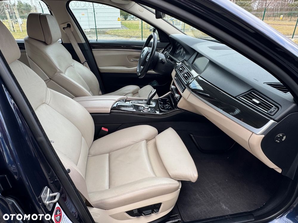 BMW Seria 5 535d Sport-Aut Luxury Line - 13