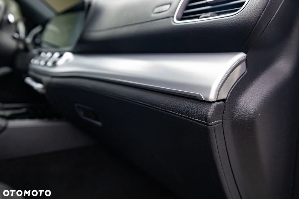 Mercedes-Benz GLE 300 d 4Matic 9G-TRONIC AMG Line - 22
