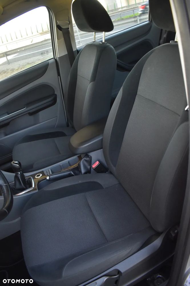 Ford Focus 2.0 16V Ghia - 6