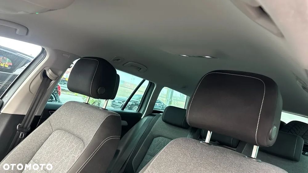 Volkswagen Passat Variant 2.0 TDI SCR DSG Business - 6