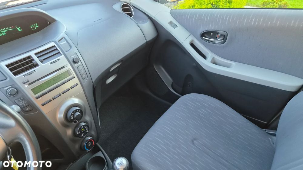 Toyota Yaris 1.33 Sol - 11