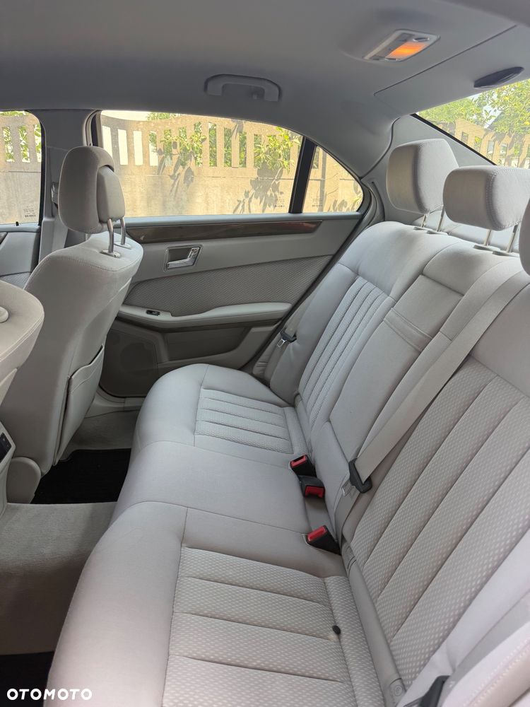 Mercedes-Benz Klasa E 350 CGI BlueEFFICIENCY 7G-TRONIC Elegance - 10