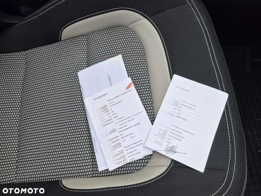 Kia Ceed 1.6 CRDi ISG Vision - 29