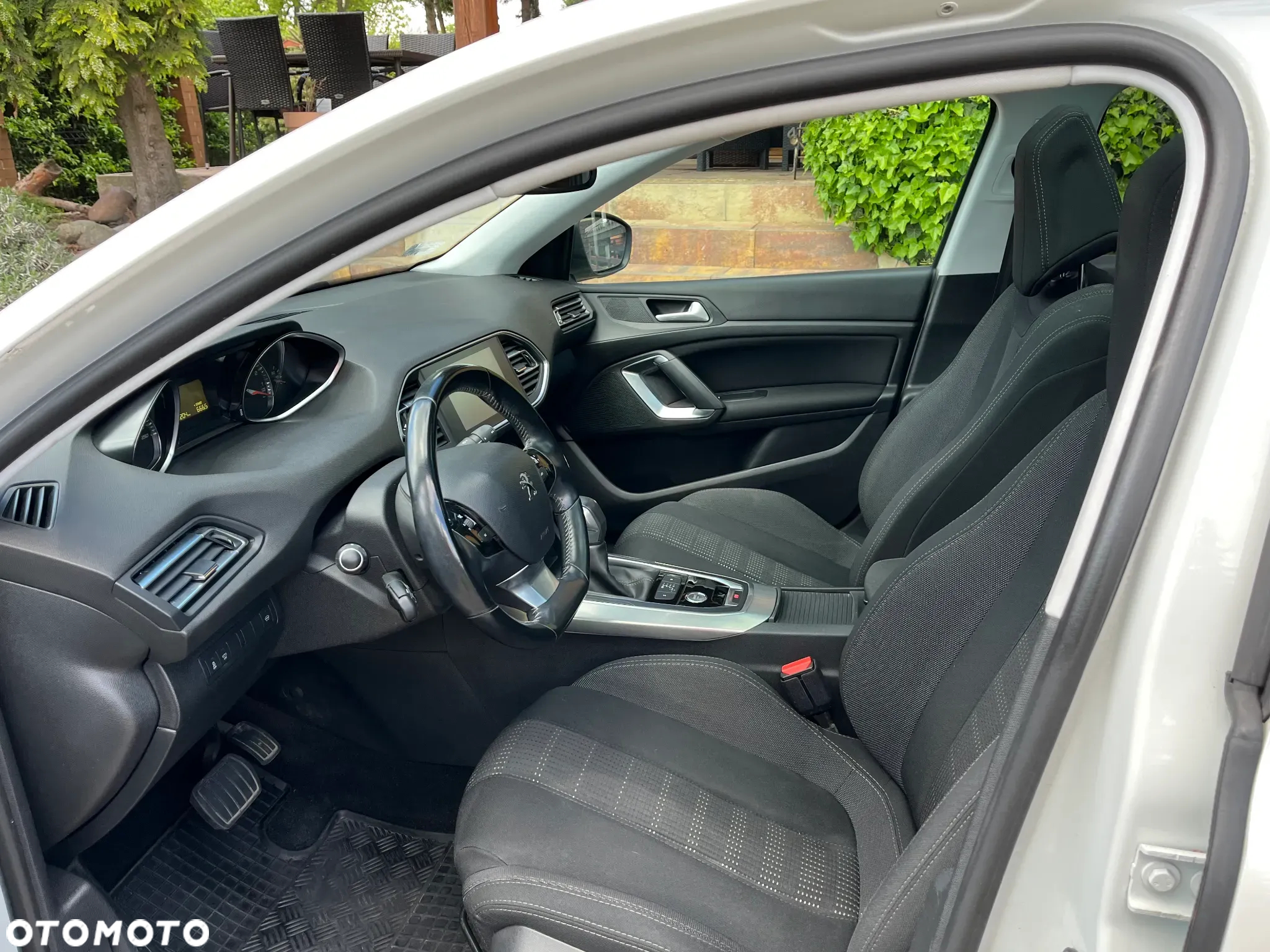 Peugeot 308 1.2 PureTech Allure S&S - 11