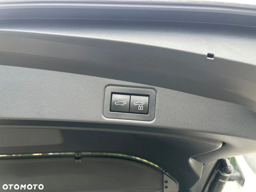 Toyota Corolla 2.0 Hybrid Executive - 23