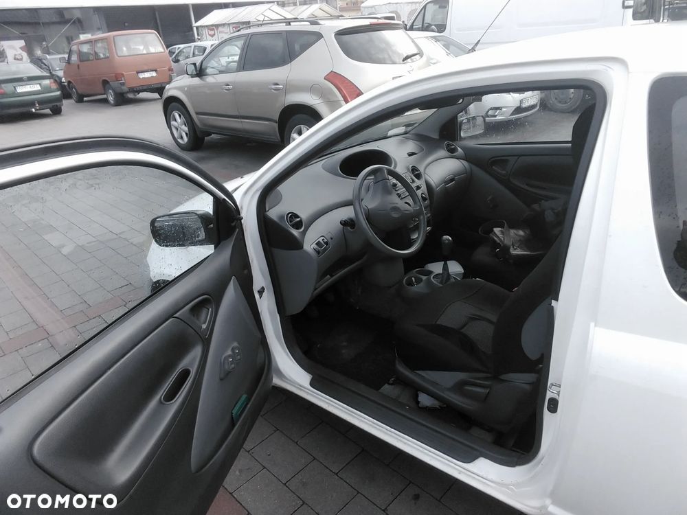 Toyota Yaris - 3