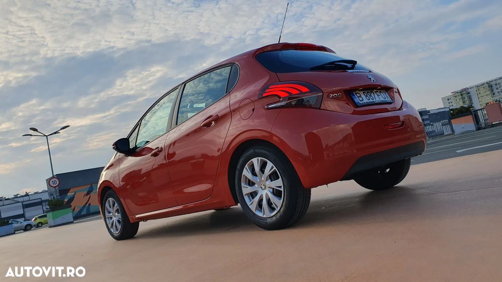 Peugeot 208 1.2 L PureTech Allure - 21