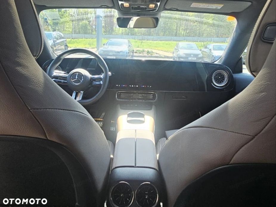 Mercedes-Benz CLA 200 mHEV 4-Matic 8G-DCT - 12