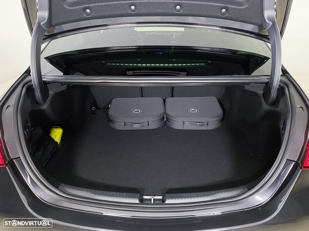 Mercedes-Benz C 300 e AMG Line - 8