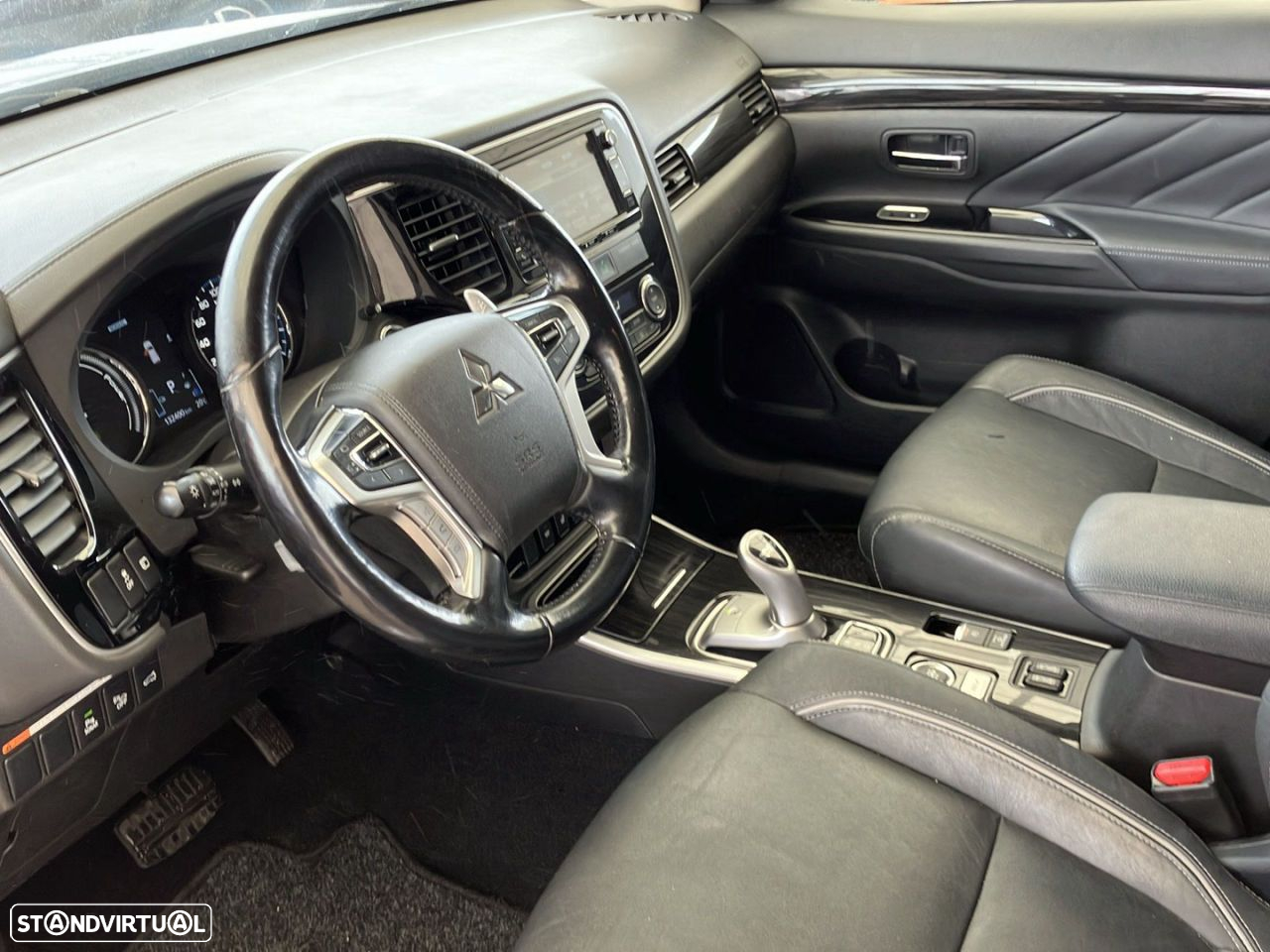 Mitsubishi Outlander 2.0 PHEV Intense Navi - 16