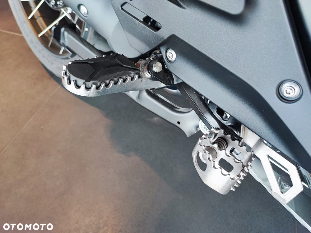 BMW R - 16