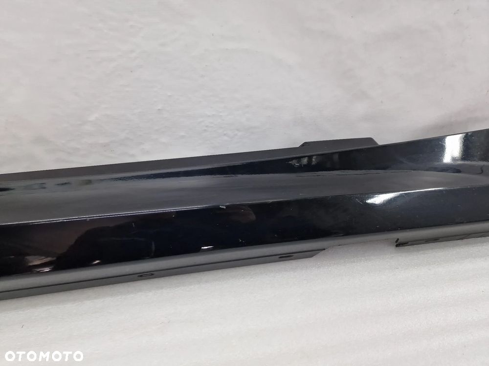 BMW E87 LIFT 07- PRAWA LISTWA PROGOWA PRZEDNIA PRZÓD / NAKŁADKA PROGU , NR 5177-7184354 / 7184354 , NR AUKCJI PR436 - 10