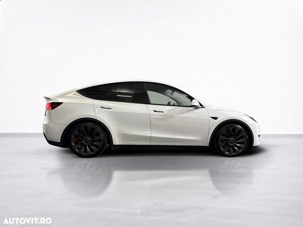 Tesla Model Y AWD Performance - 7