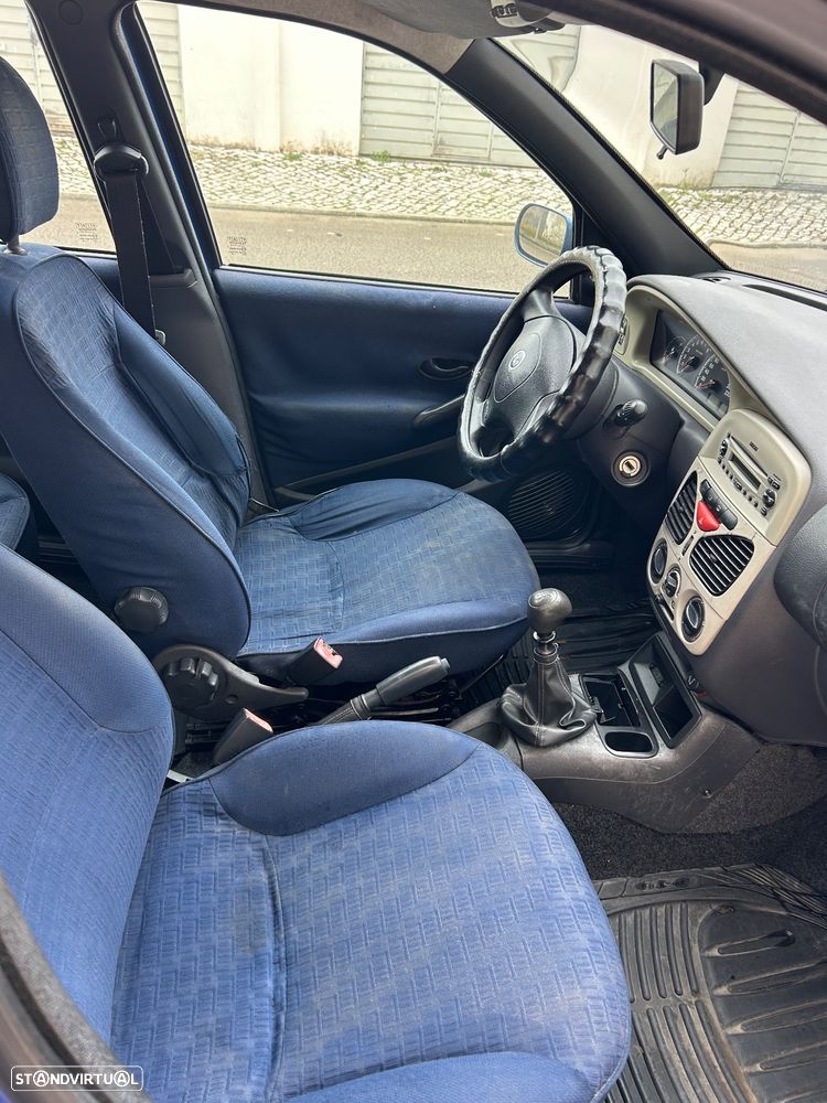 Fiat Palio Weekend 16V - 8