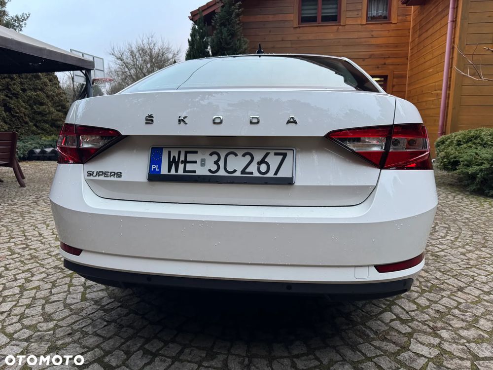 Skoda Superb 2.0 TDI SCR Ambition - 5