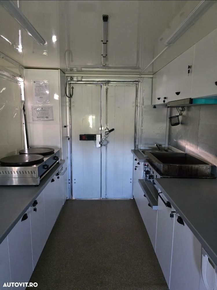 Mercedes-Benz Sprinter - 13