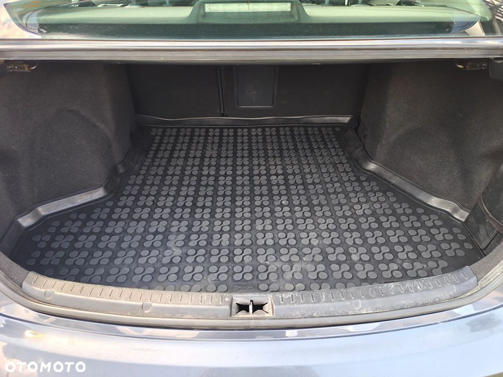 Toyota Avensis 2.0 D-4D Sol - 8