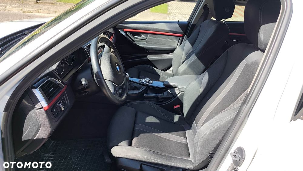 BMW Seria 3 320d Sport Line - 14