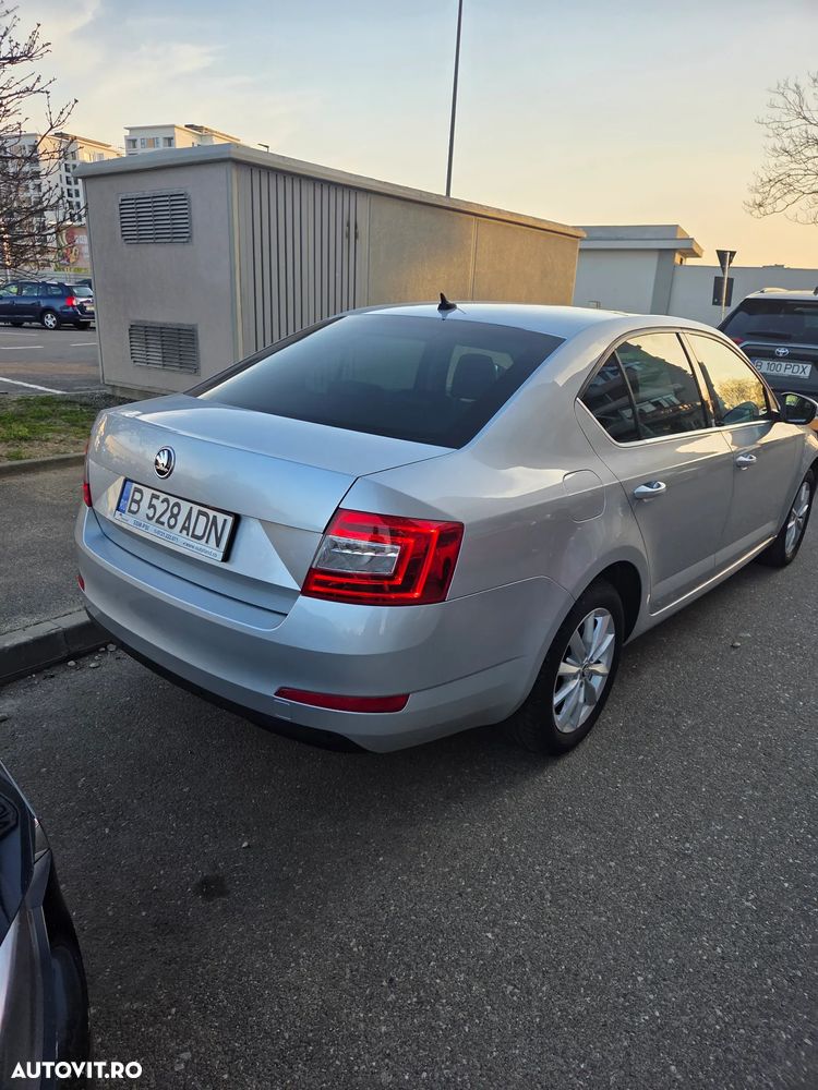 Skoda Octavia 1.6 TDI (Green tec) DSG Ambition - 5