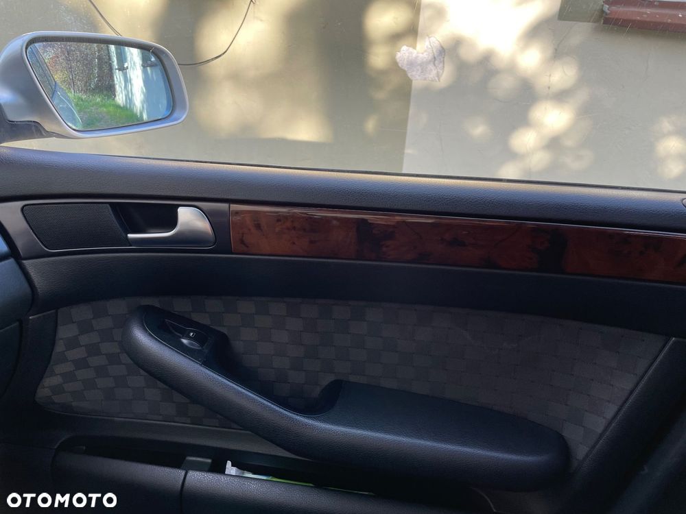 Audi A6 Limousine 2.5 TDI Quattro Tiptr - 11