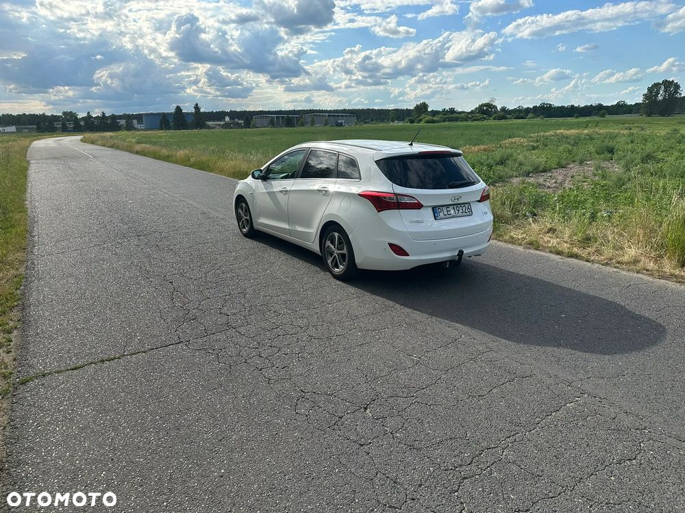 Hyundai i30 1.4 Premiere Comfort - 11