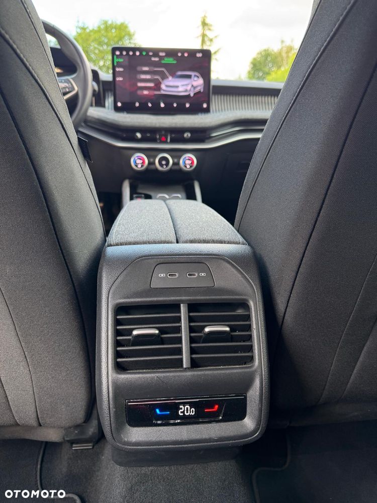 Skoda Superb 2.0 TDI SCR 4x4 Drive DSG - 9
