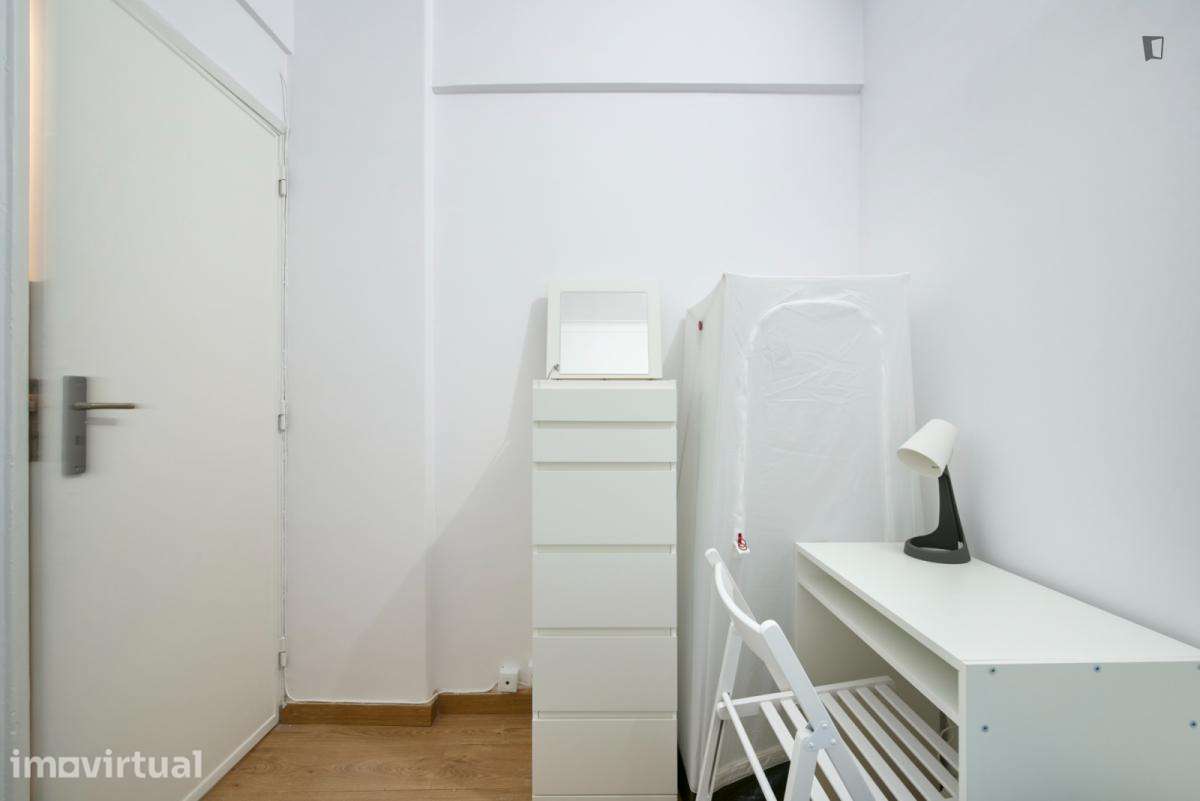 Quarto - localizado em Benfica Lisbon - Grande imagem: 5/25