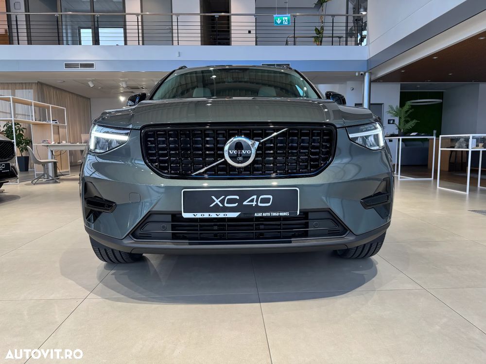 Volvo XC 40 B3 AT FWD MHEV Plus Dark - 3