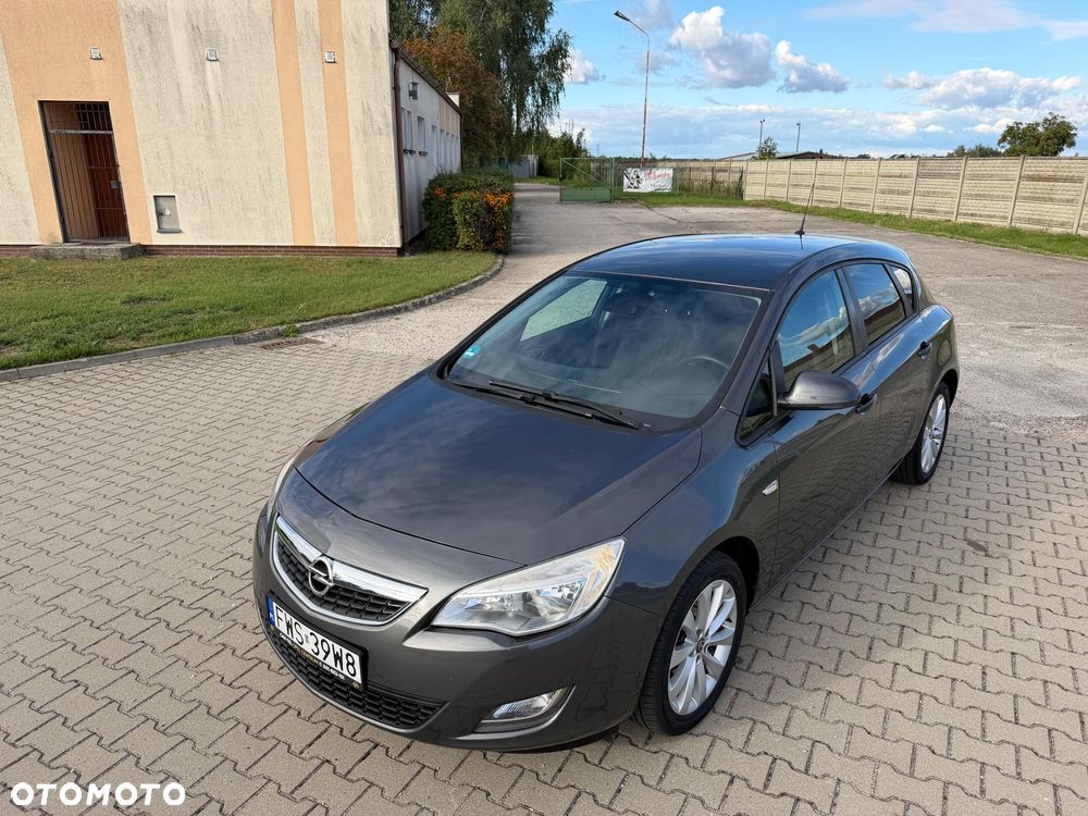Opel Astra 1.4 Turbo ecoFLEX Start/Stop 150 Jahre - 14