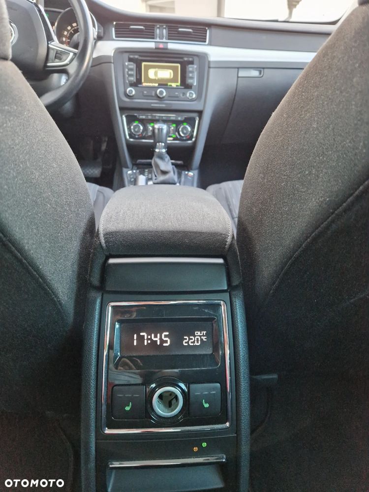 Skoda Superb 2.0 TDI Elegance DSG - 11